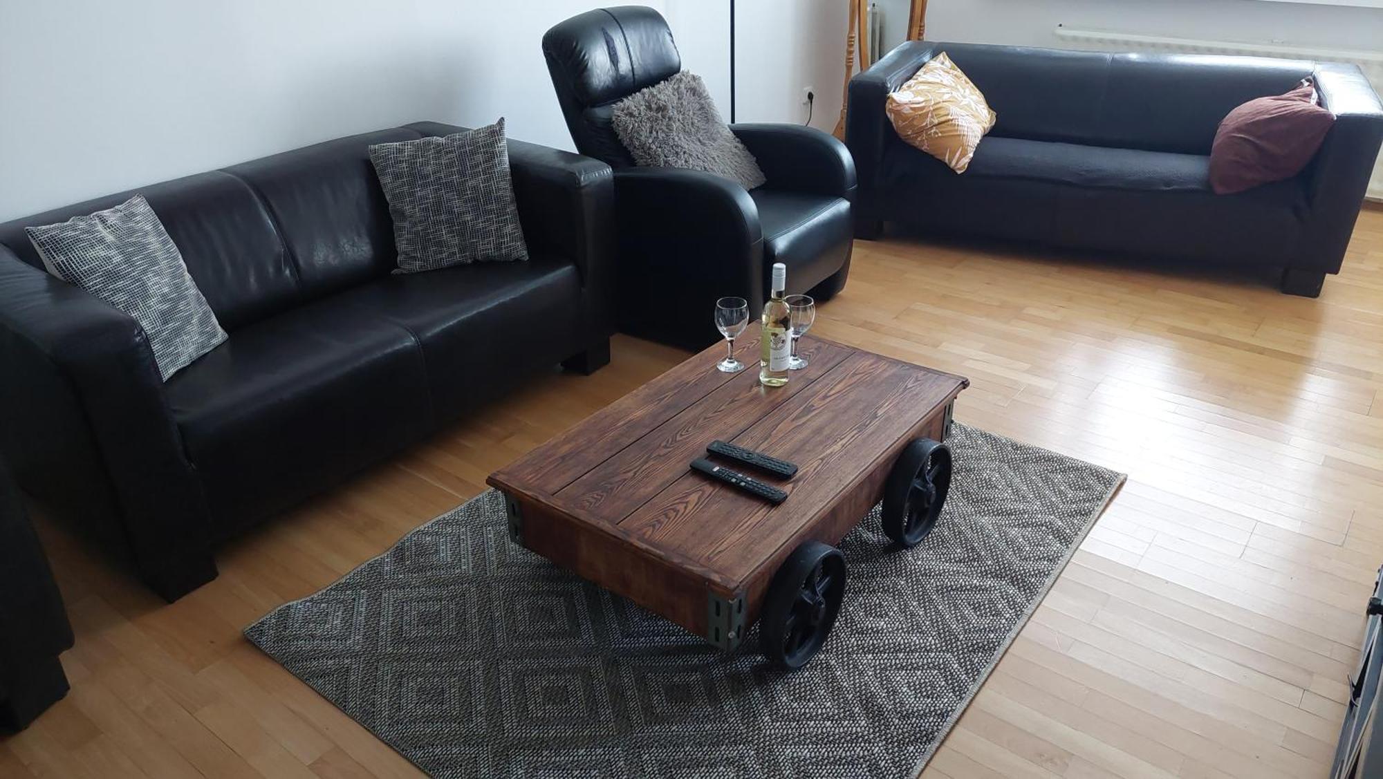 Apartman Surany Exteriér fotografie